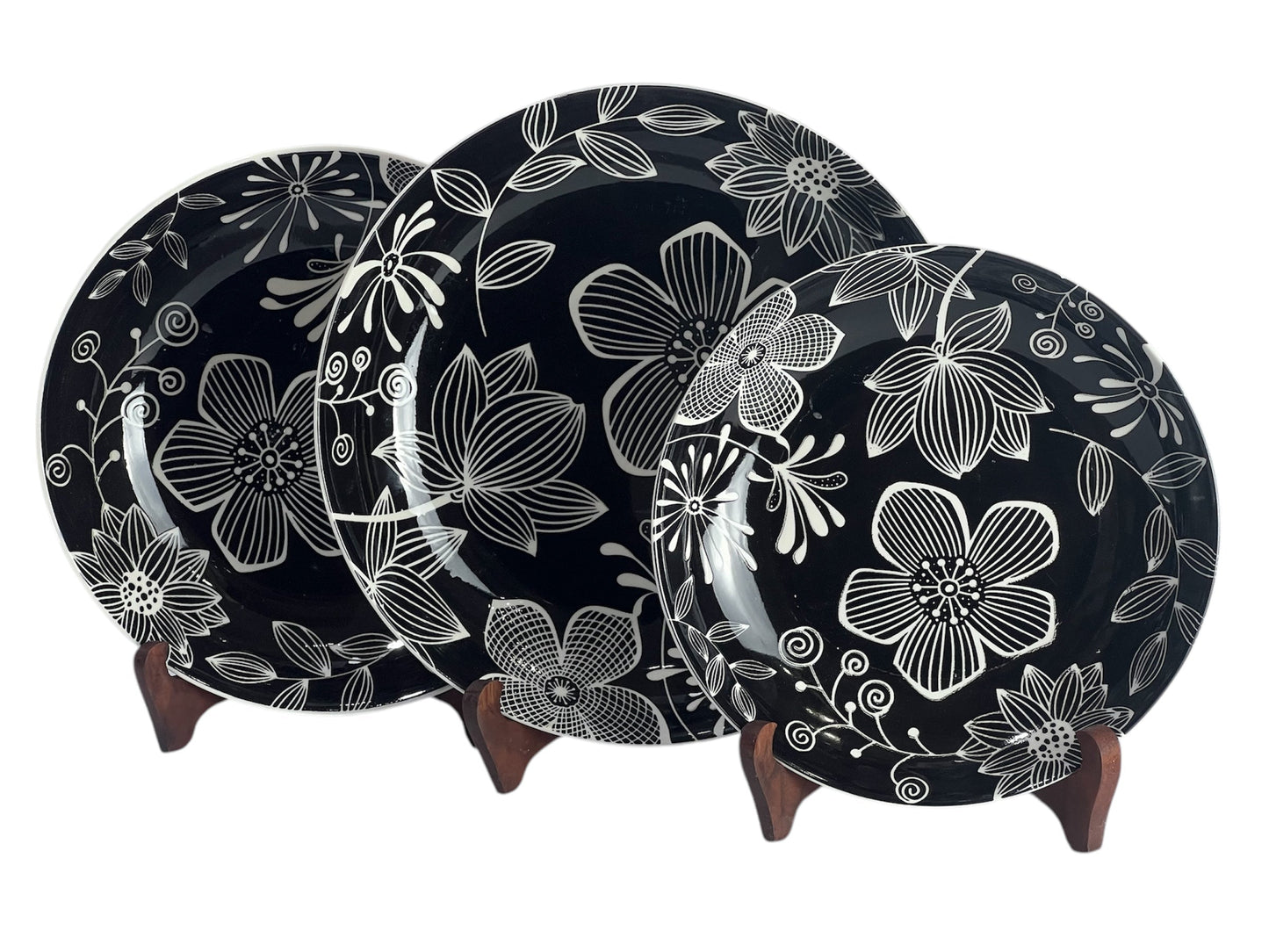 Black and white plate set