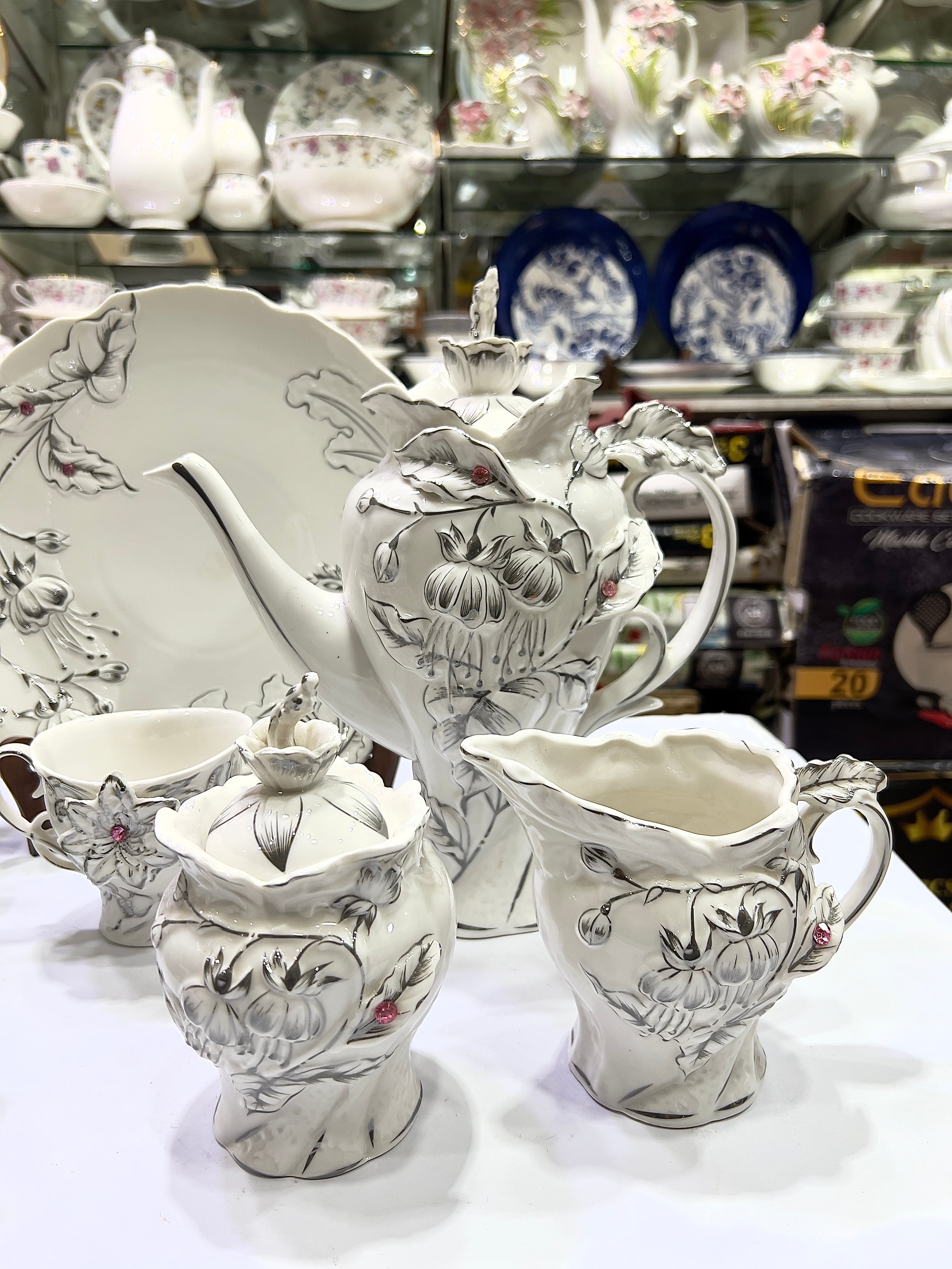 Luxe Flora Tea Set