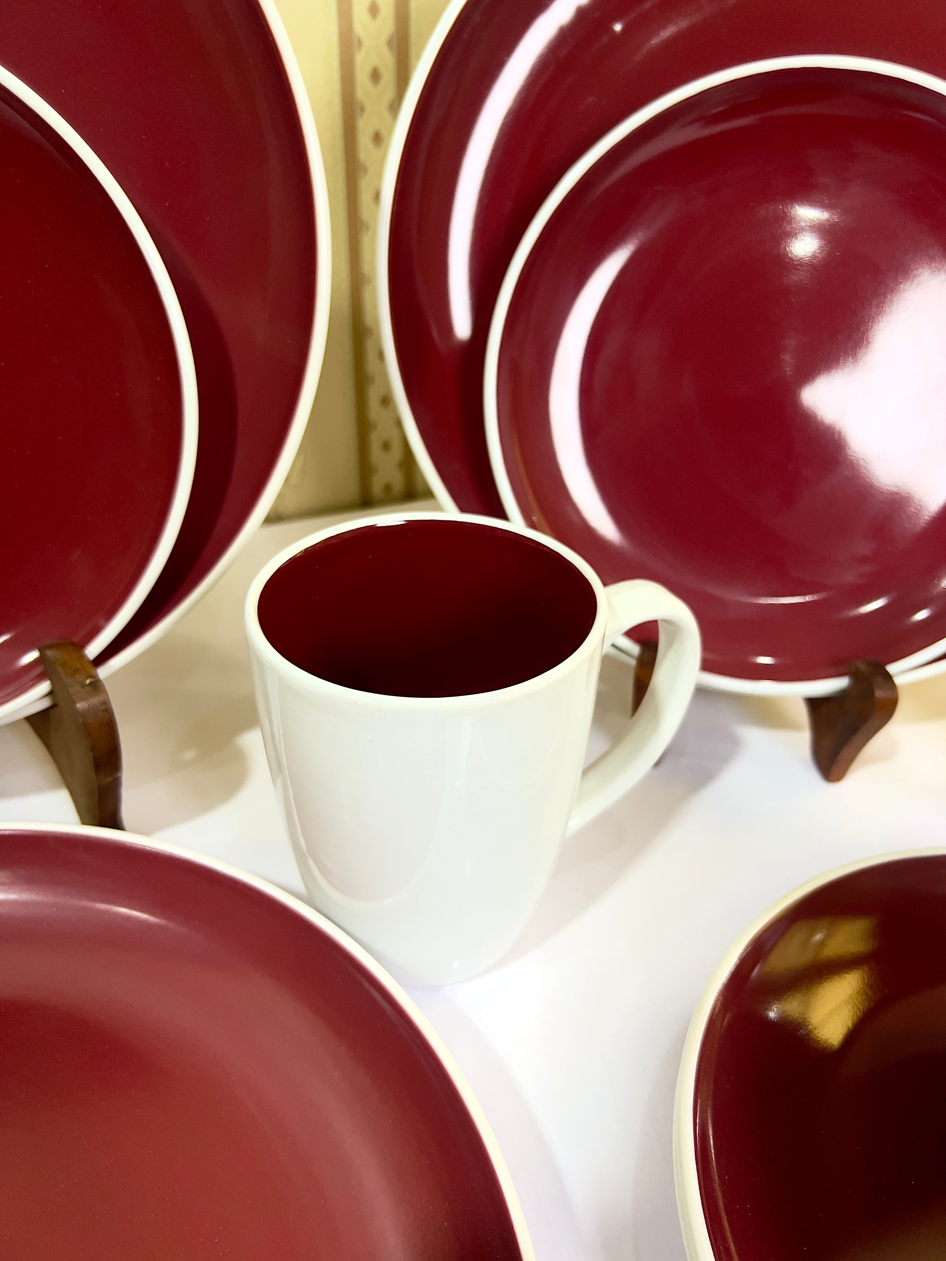 Cranberry Classic Dinner Set