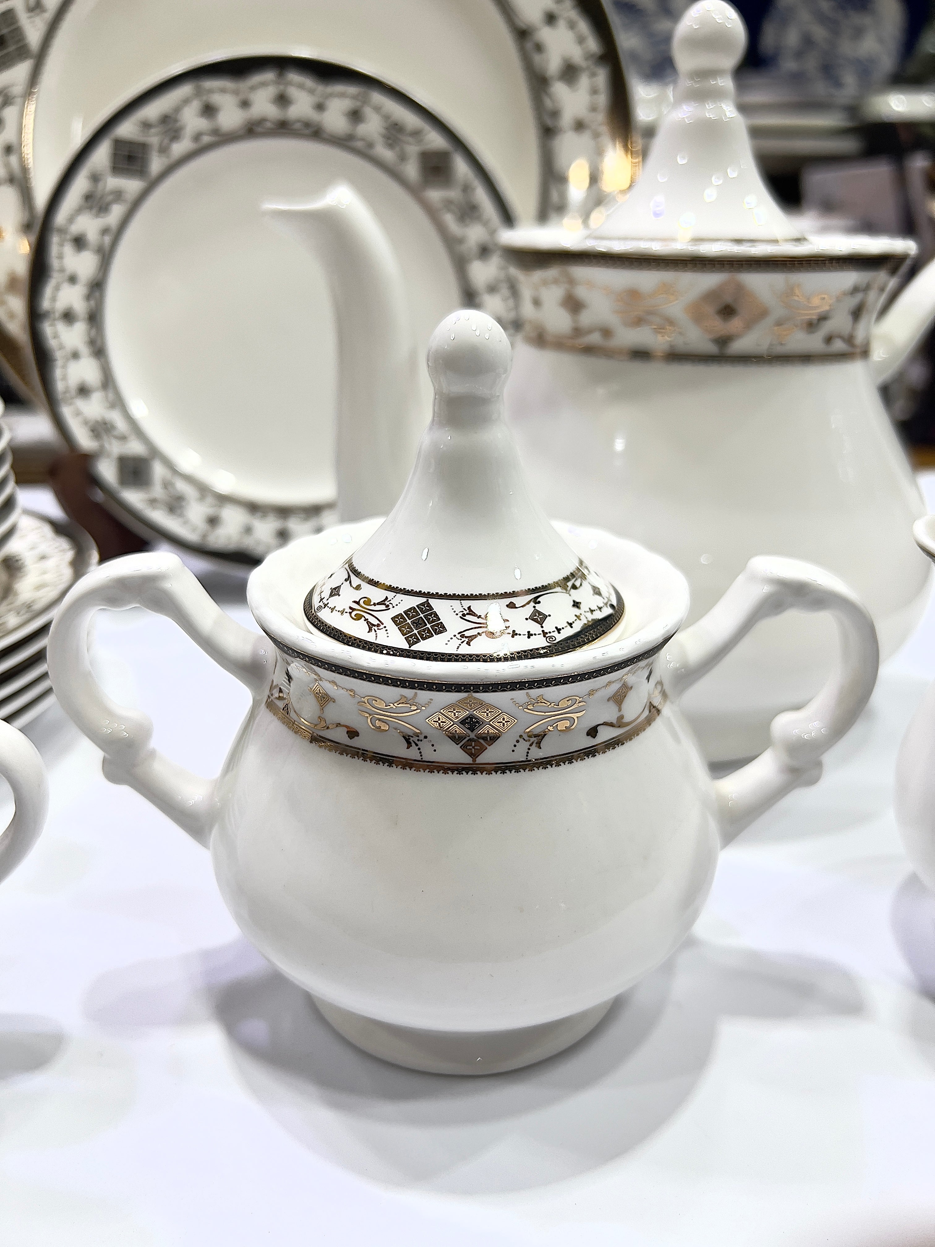 Royal Embrace Tea Set