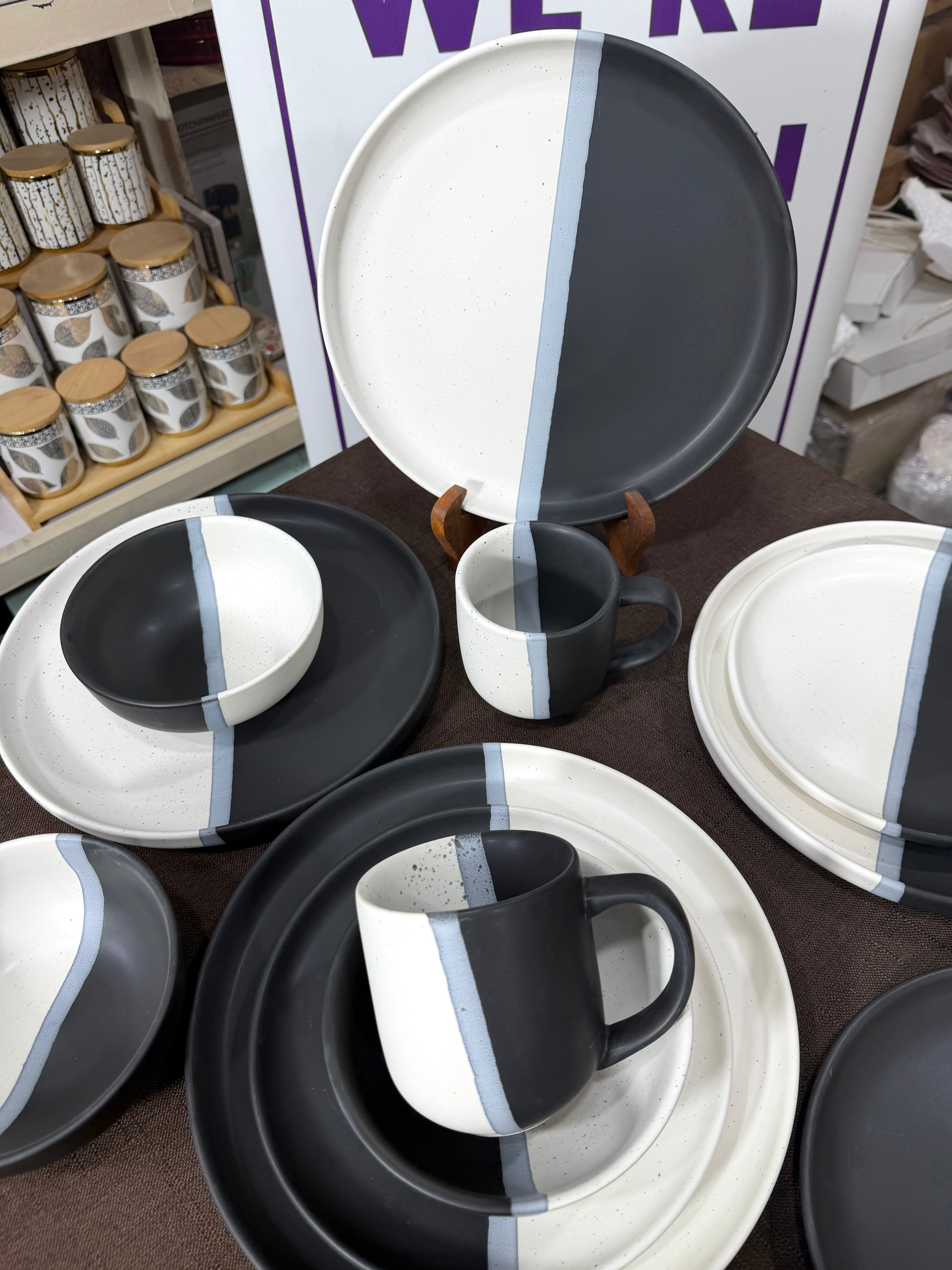 Monochrome Split Set