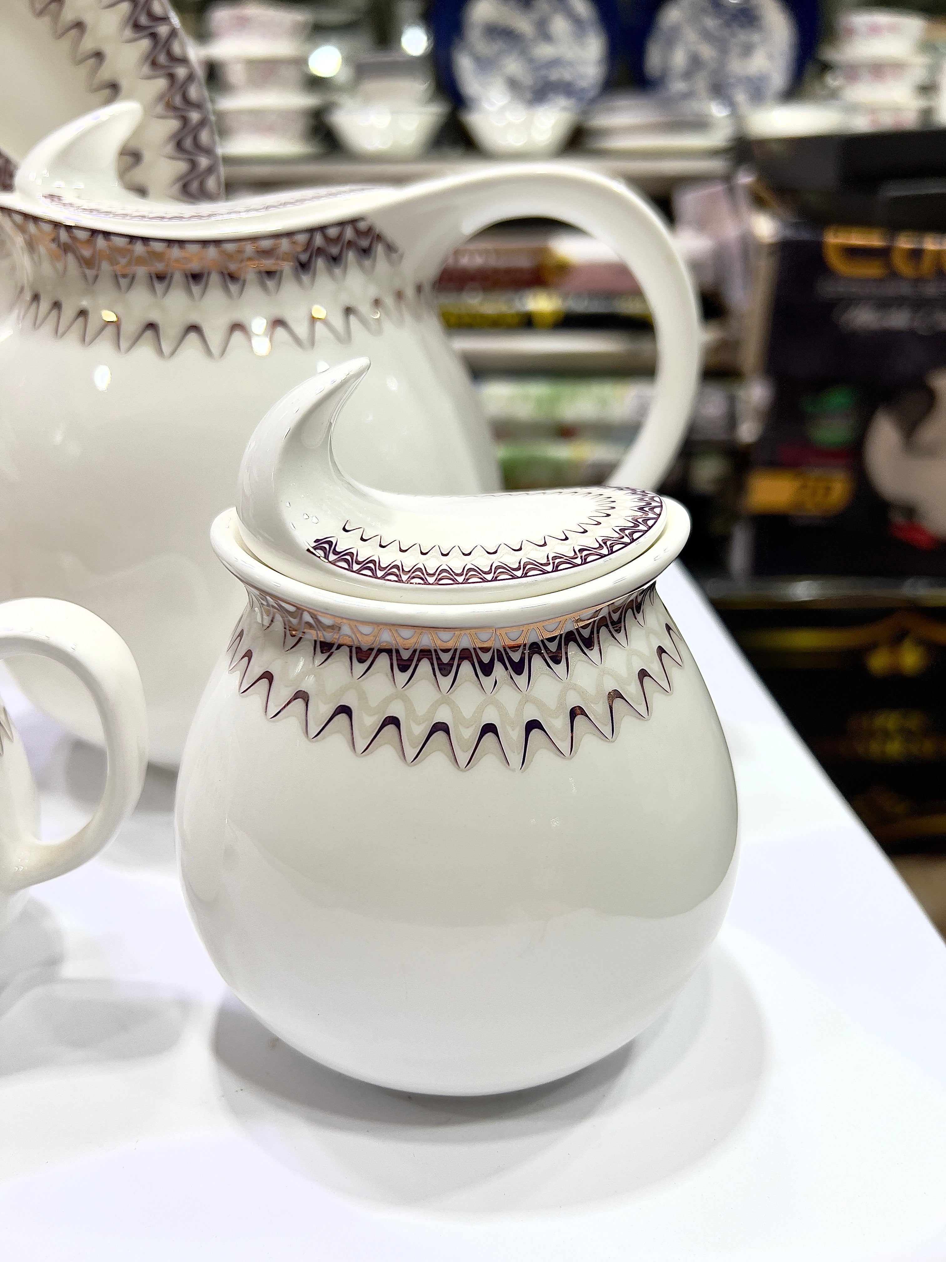 Majestic Wave Tea Set