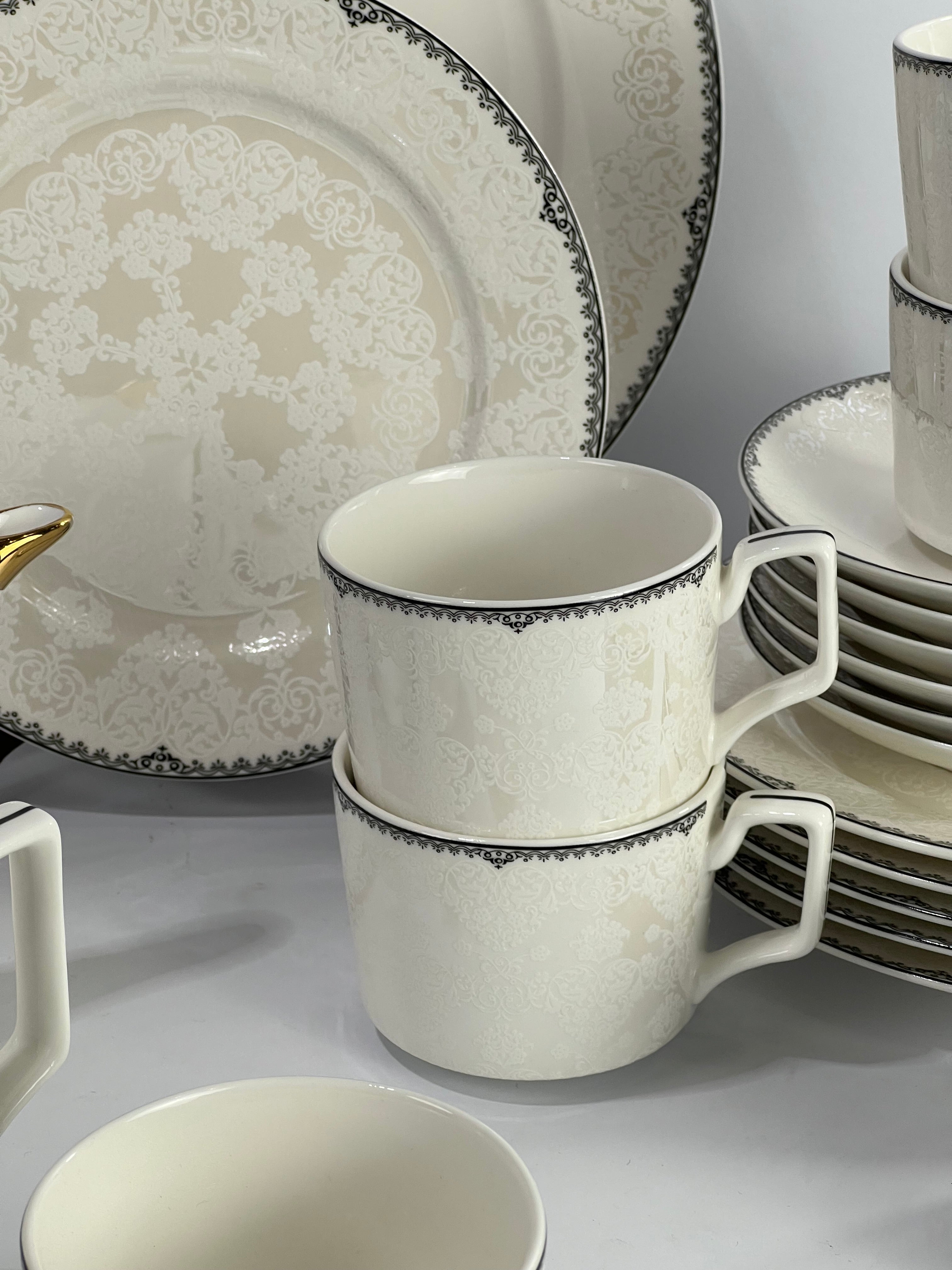 Vintage bloom tea set