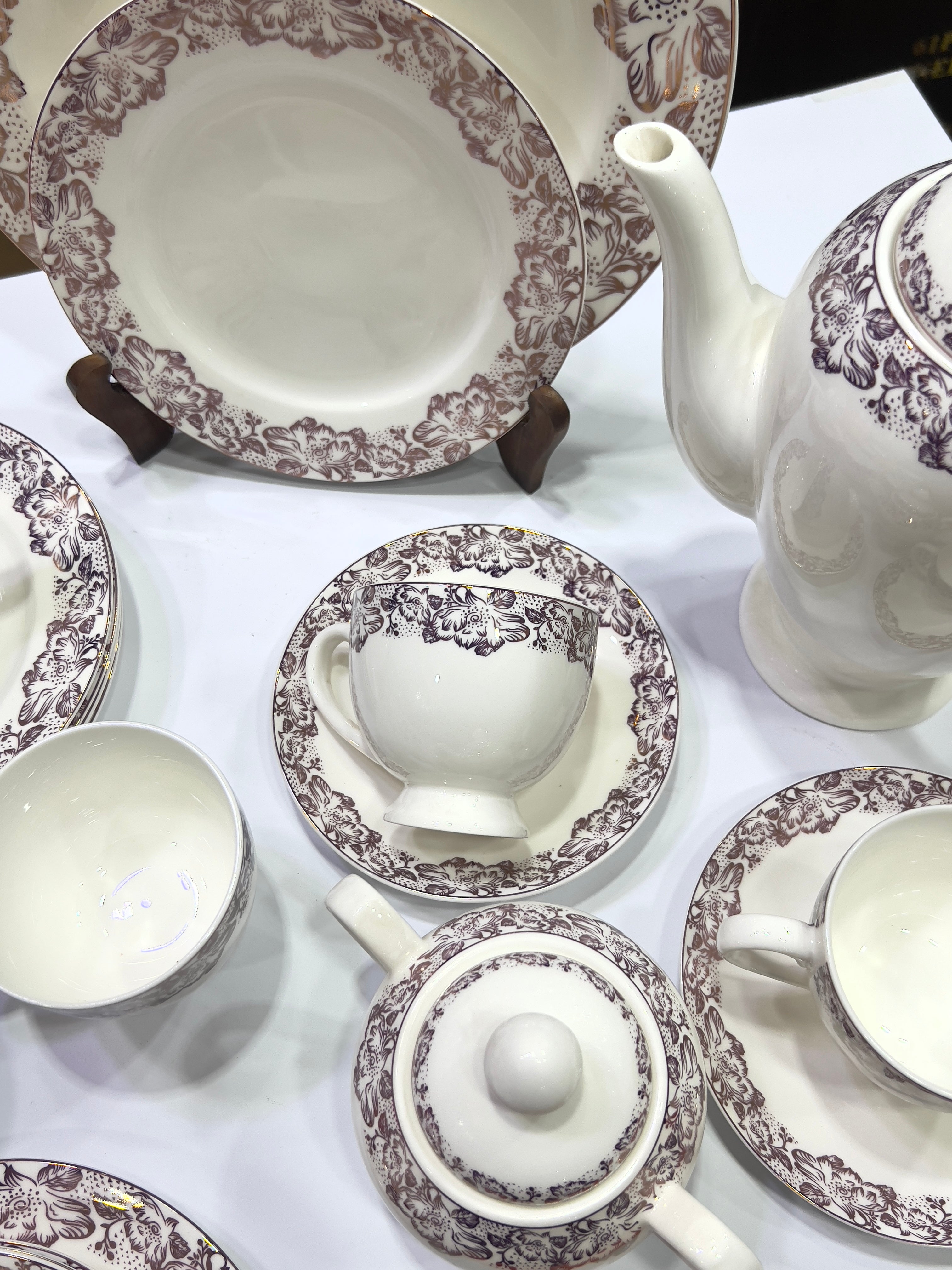 Blossom Crest Tea Set