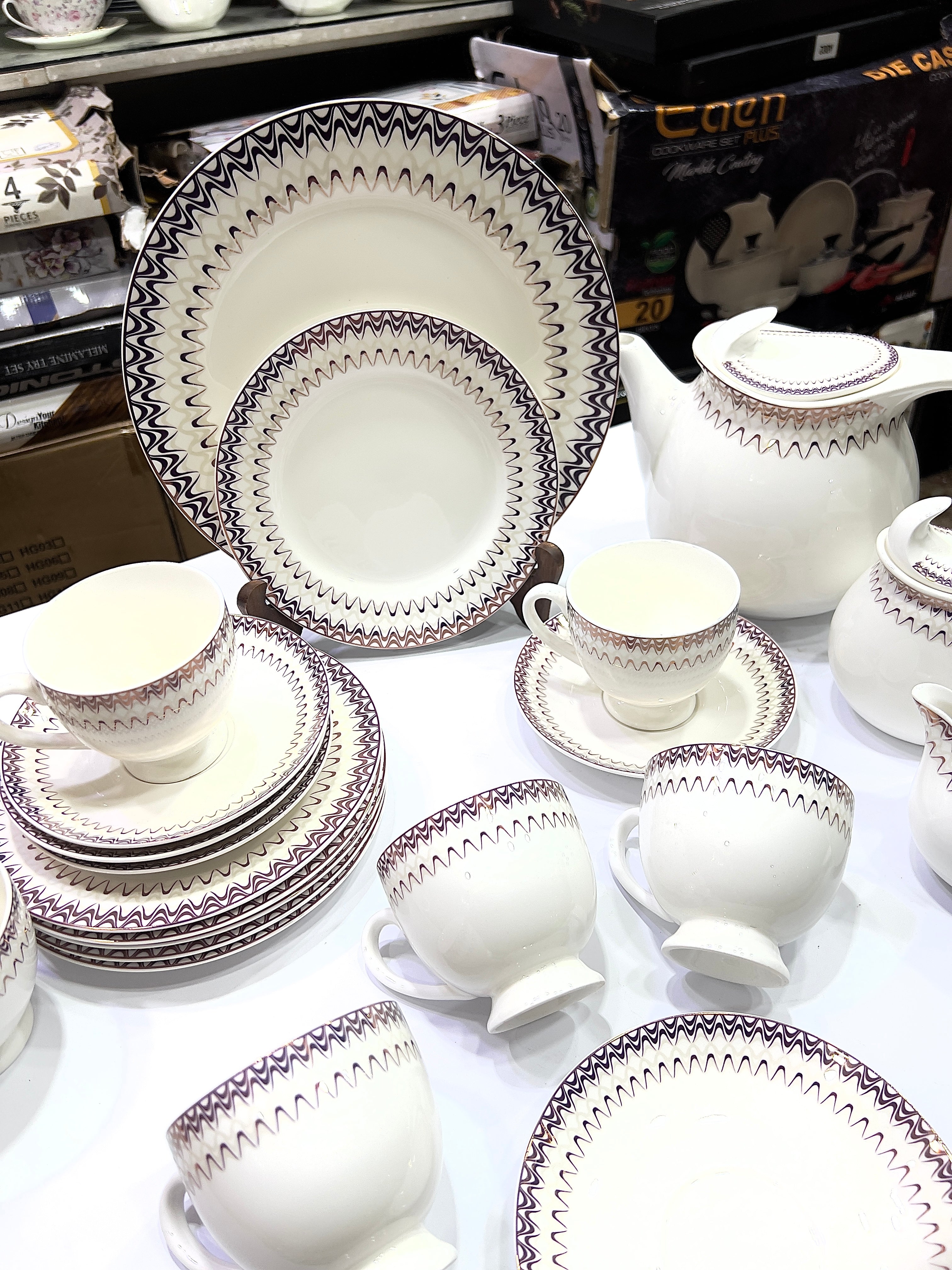 Majestic Wave Tea Set