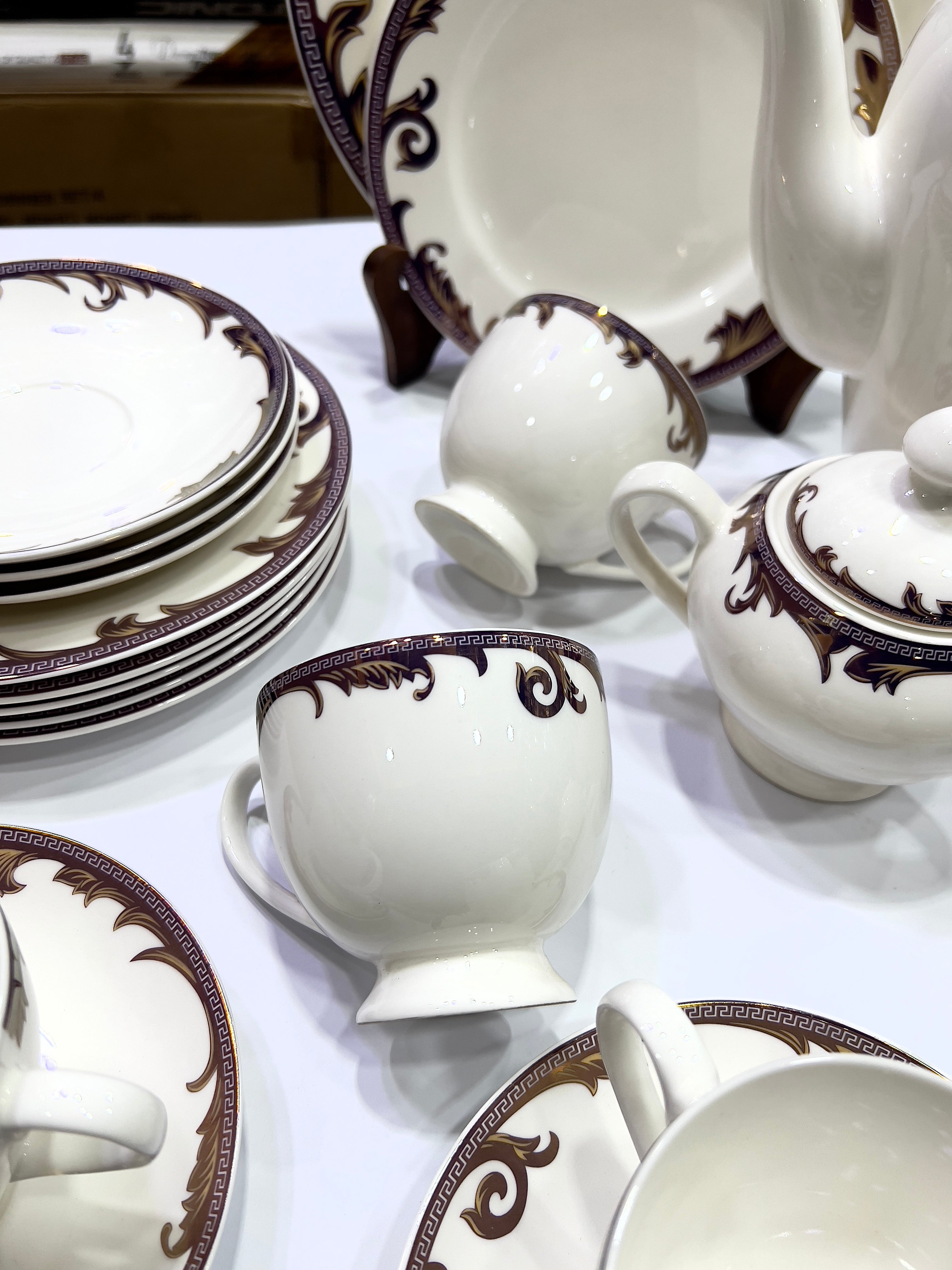 Royal Ripple Tea Set