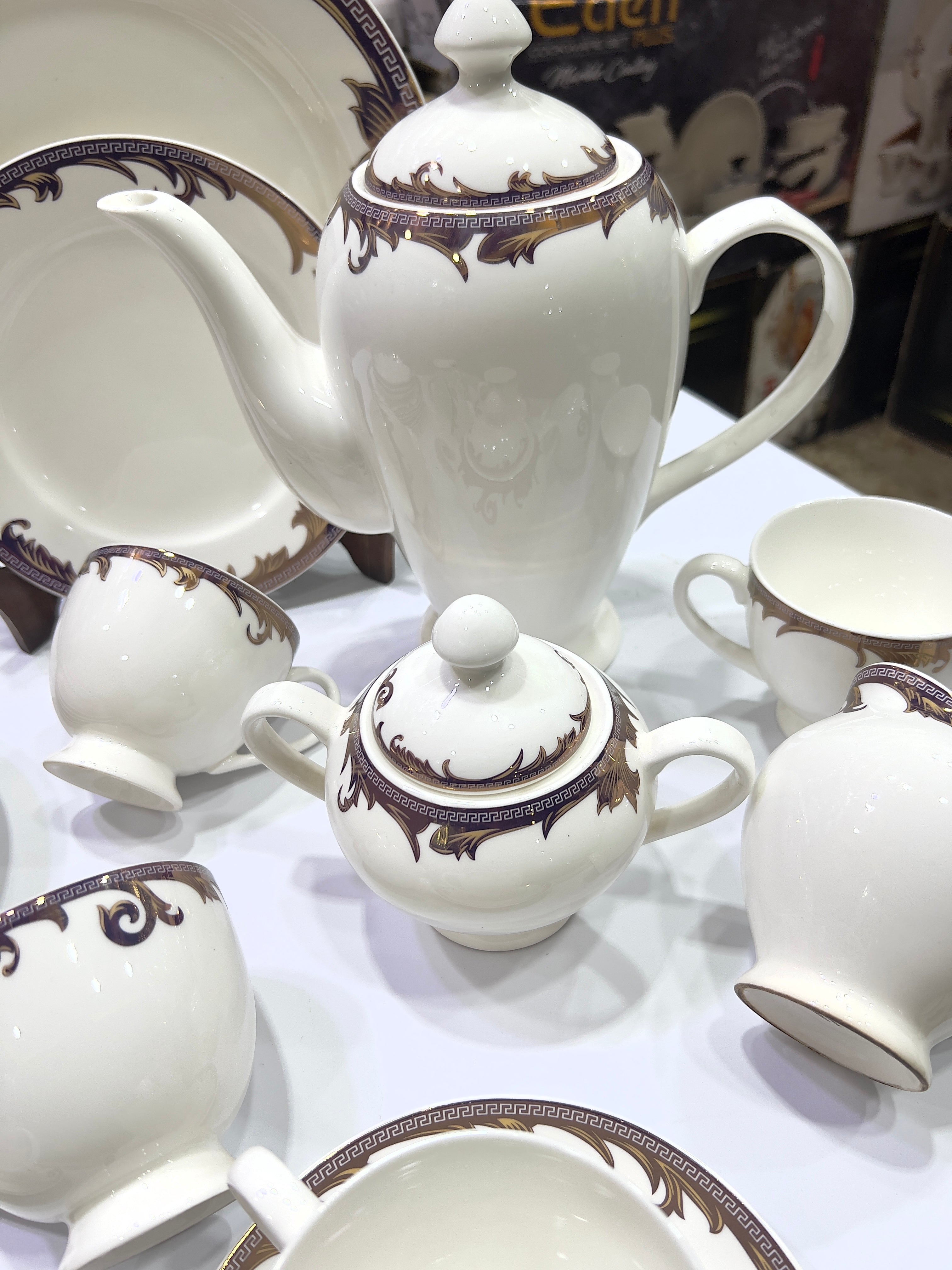Royal Ripple Tea Set