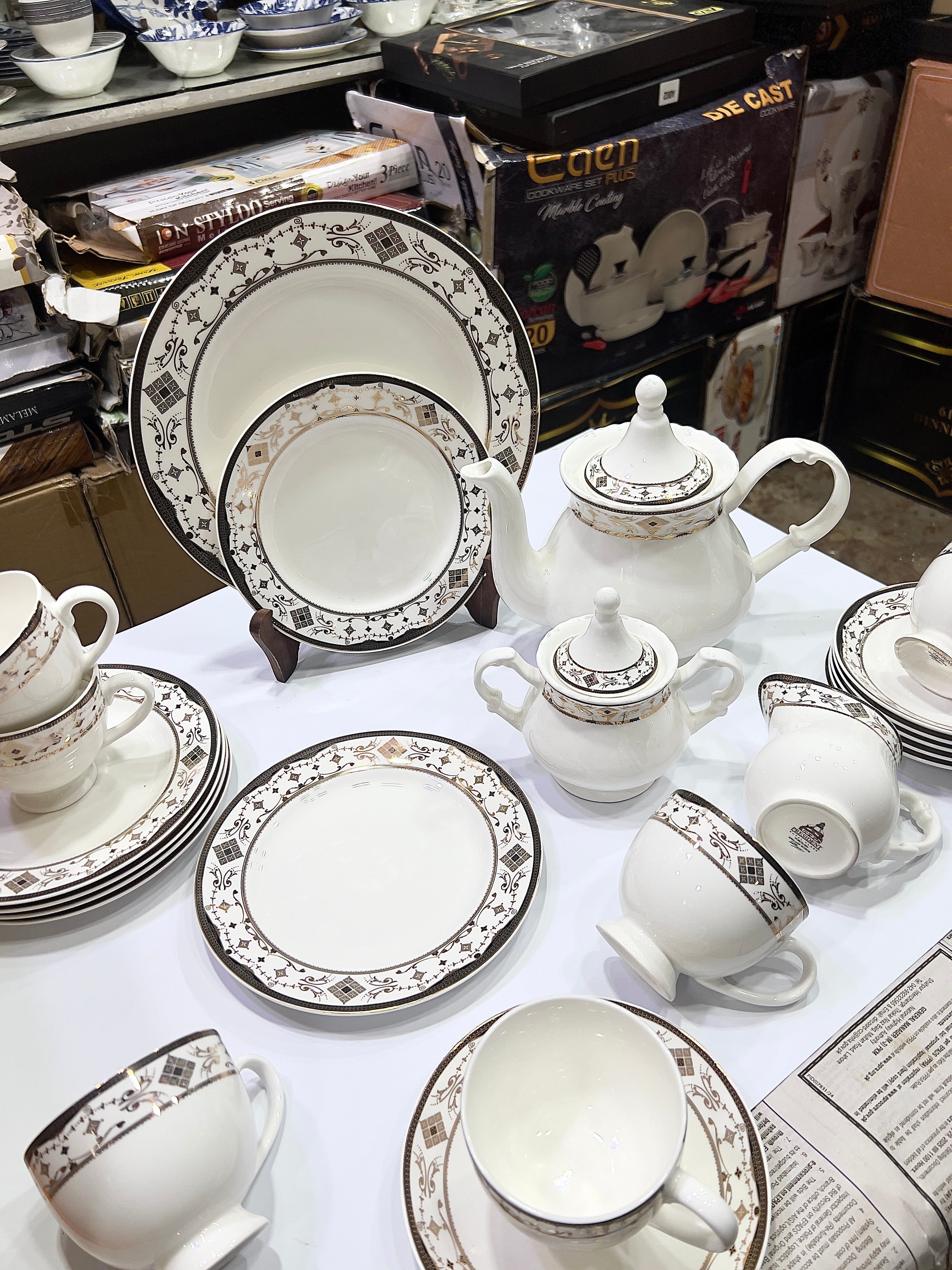 Royal Embrace Tea Set