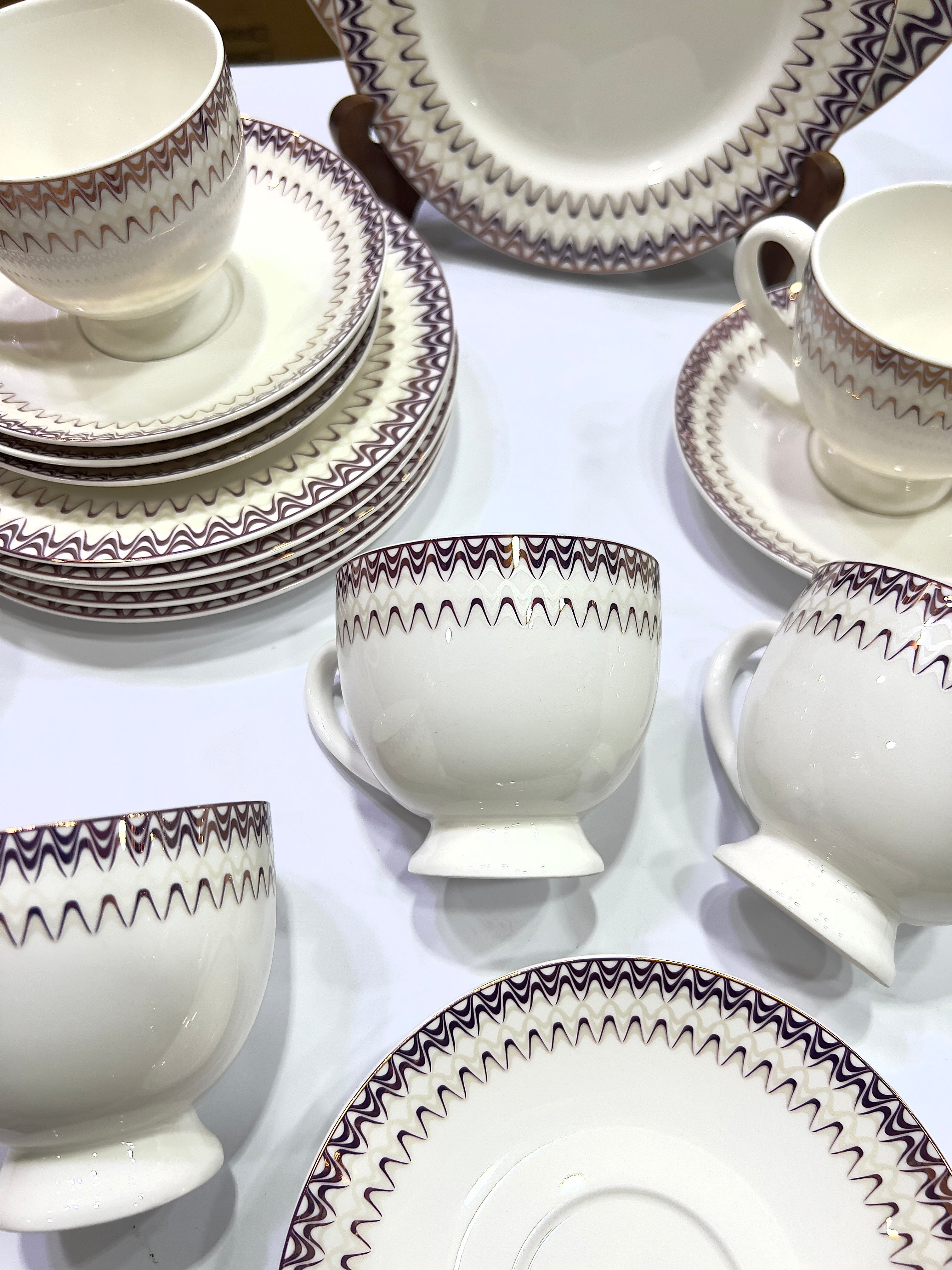 Majestic Wave Tea Set