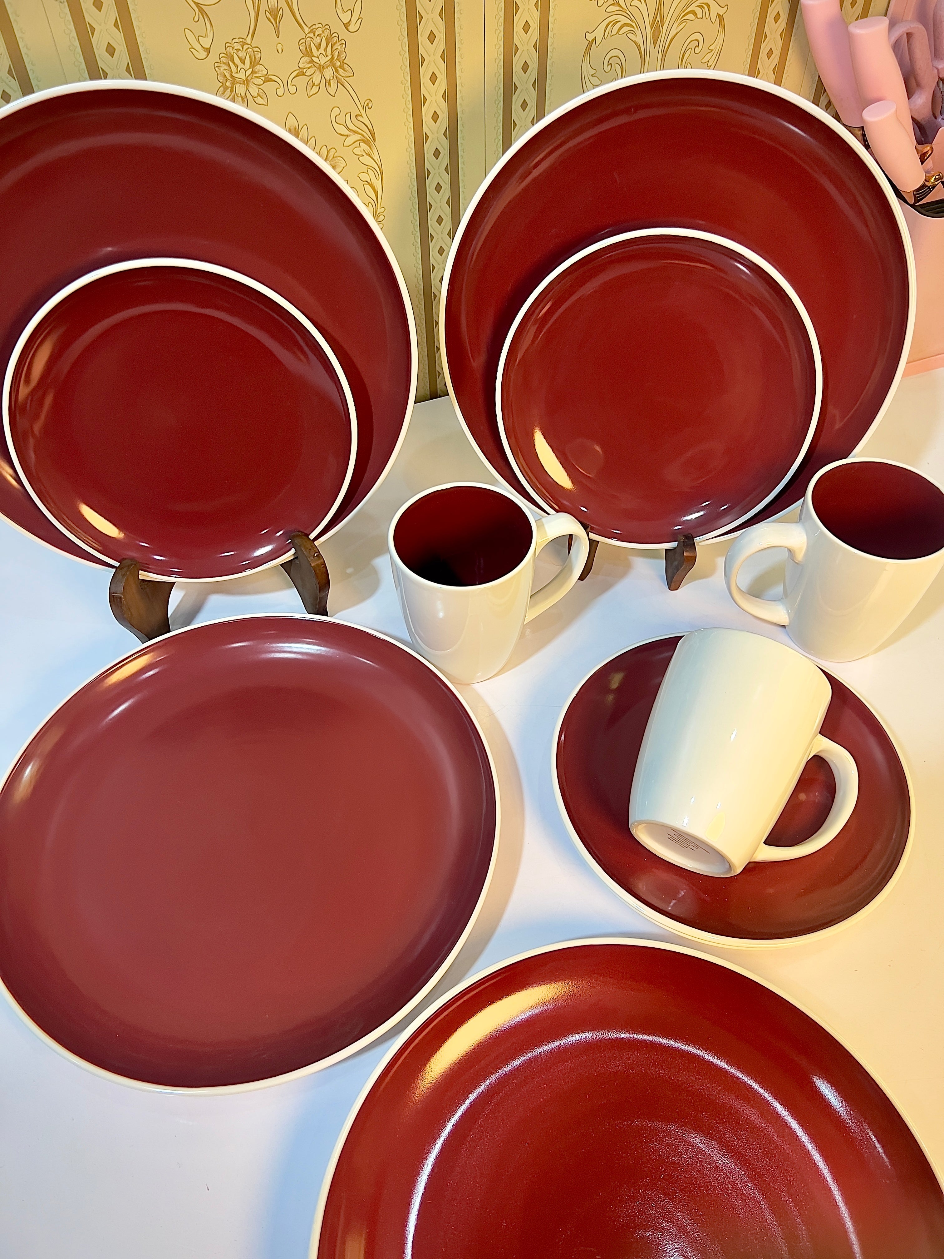 Cranberry Classic Plates
