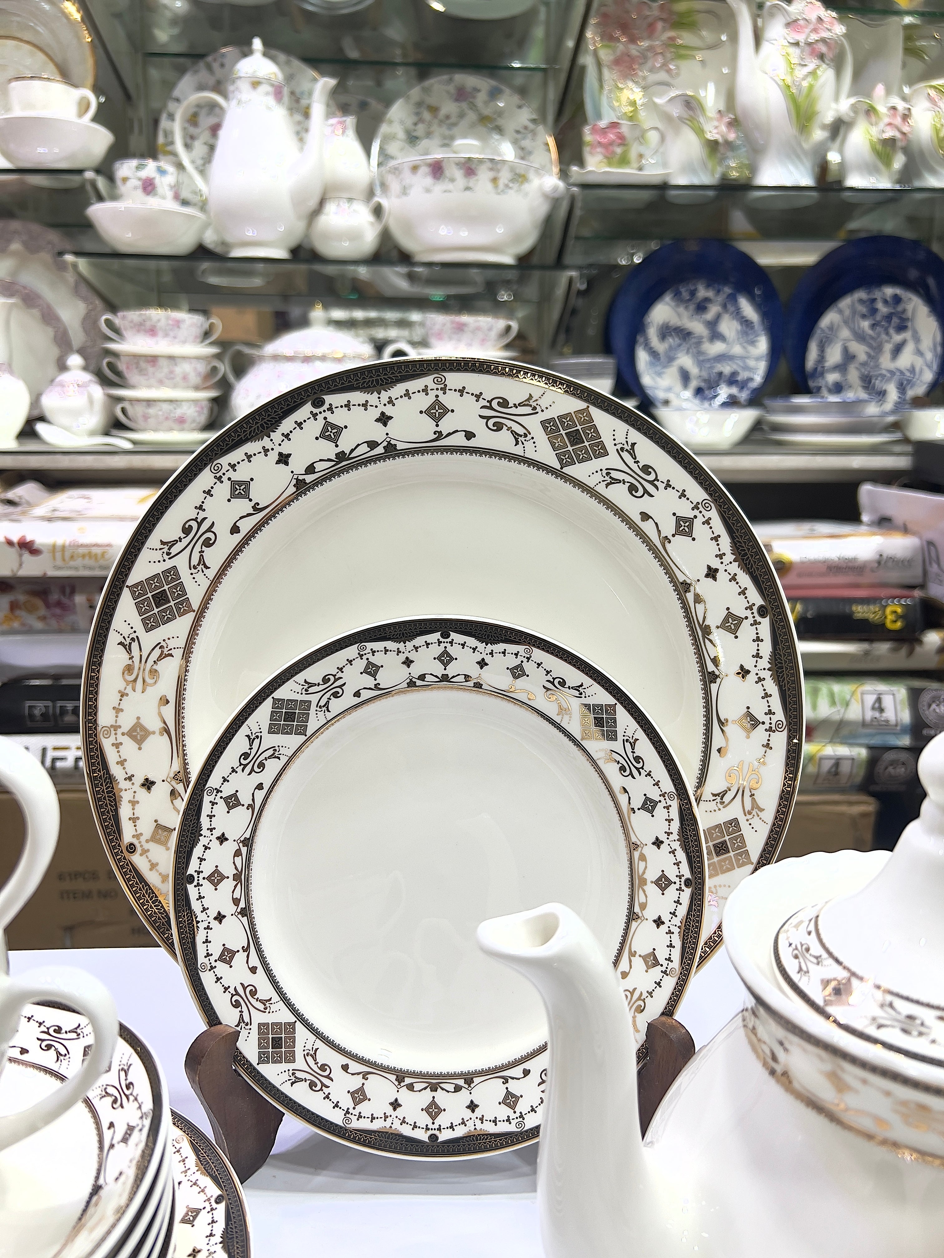 Royal Embrace Tea Set