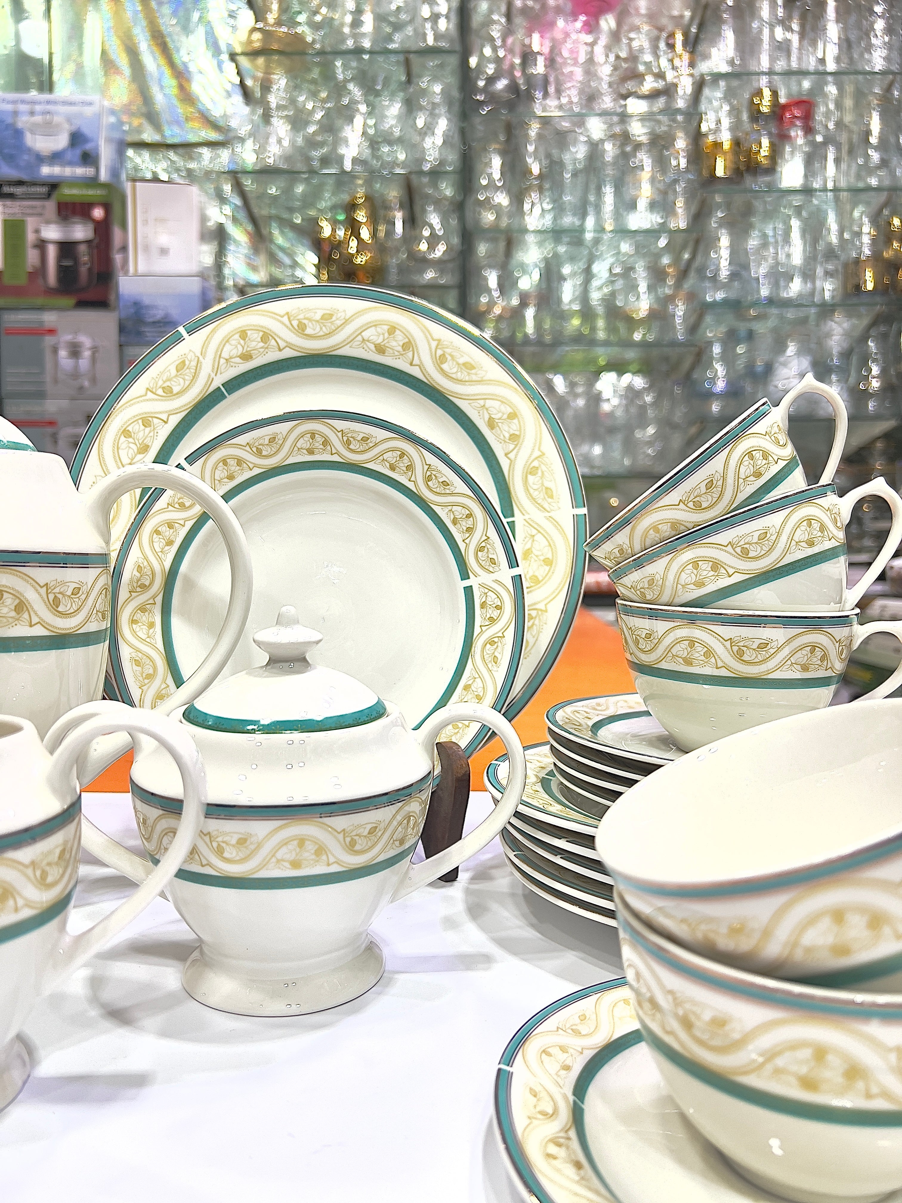 Noble Garden Tea Set