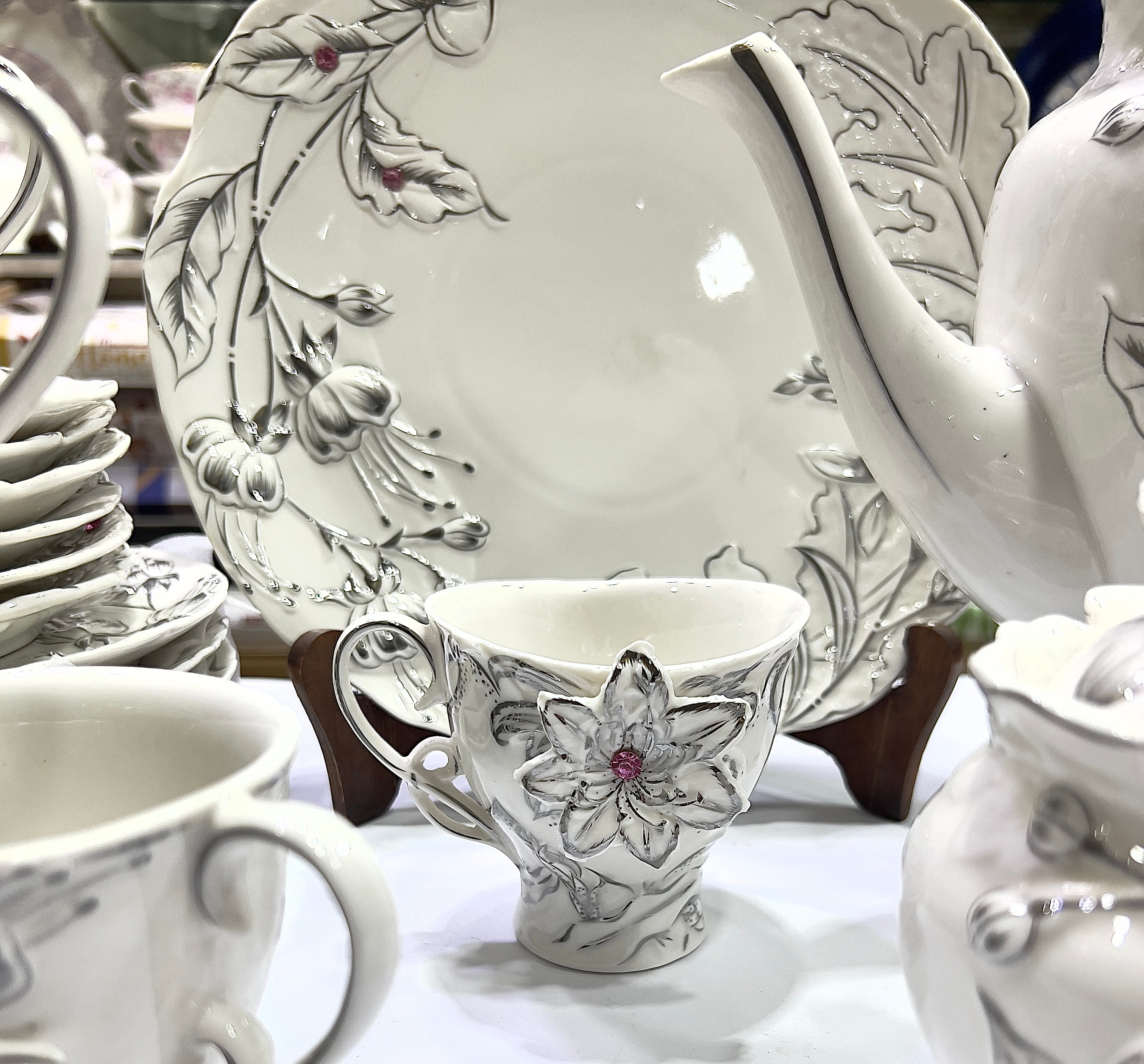 Luxe Flora Tea Set