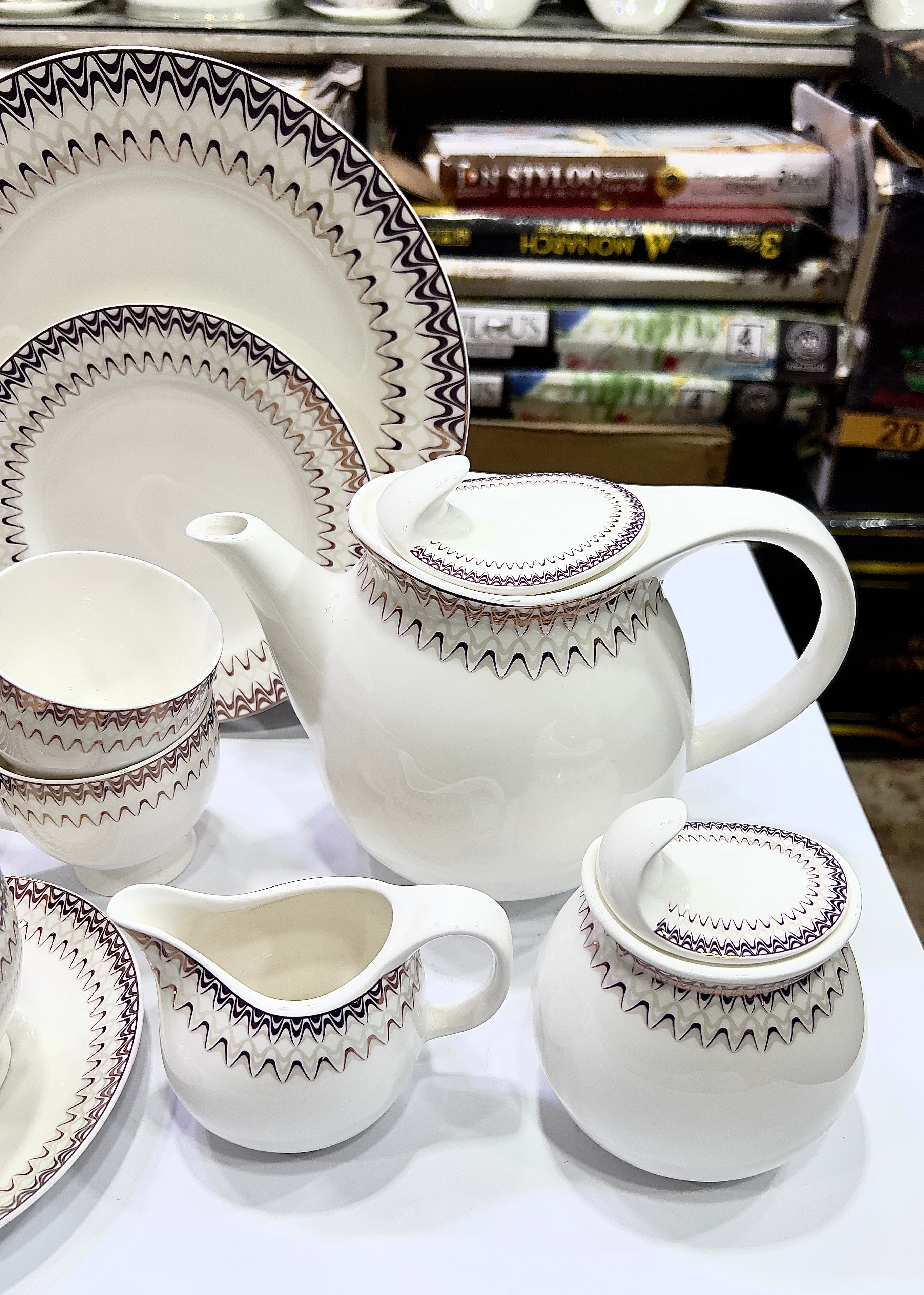 Majestic Wave Tea Set