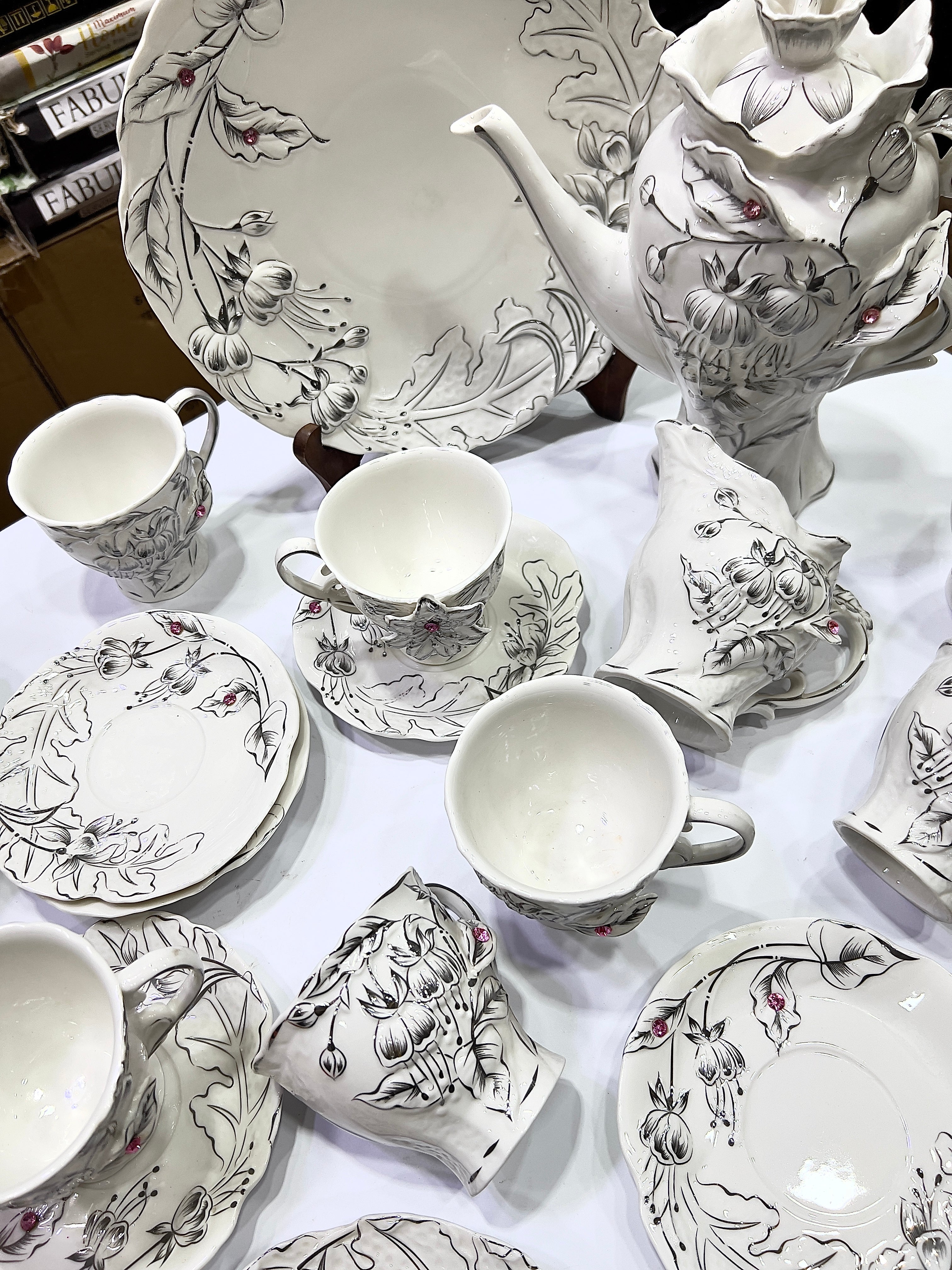 Luxe Flora Tea Set
