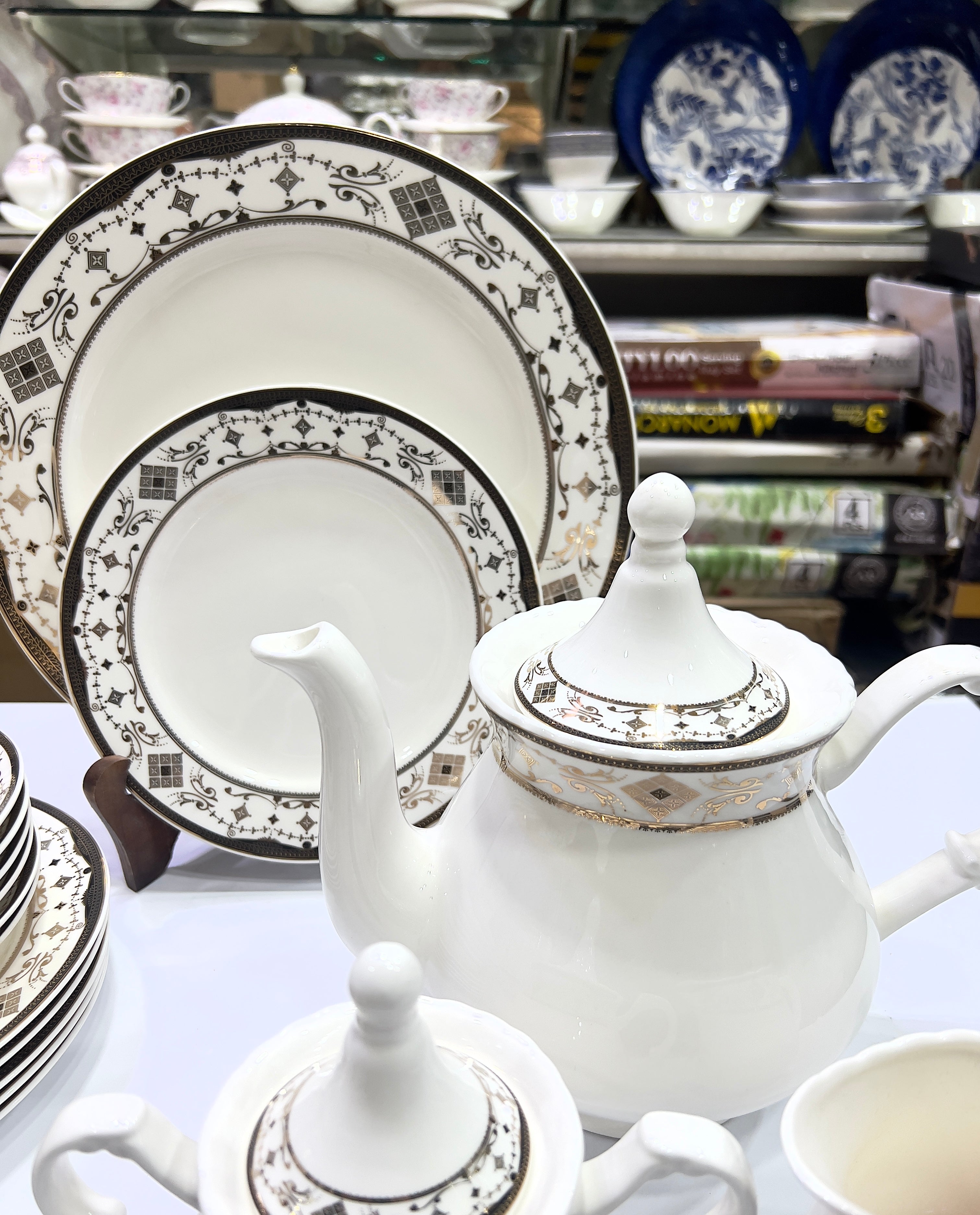 Royal Embrace Tea Set