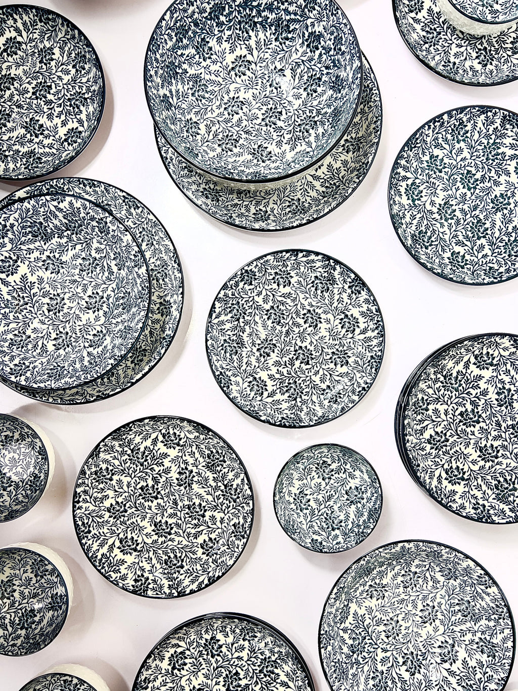Navy Garden Plate set