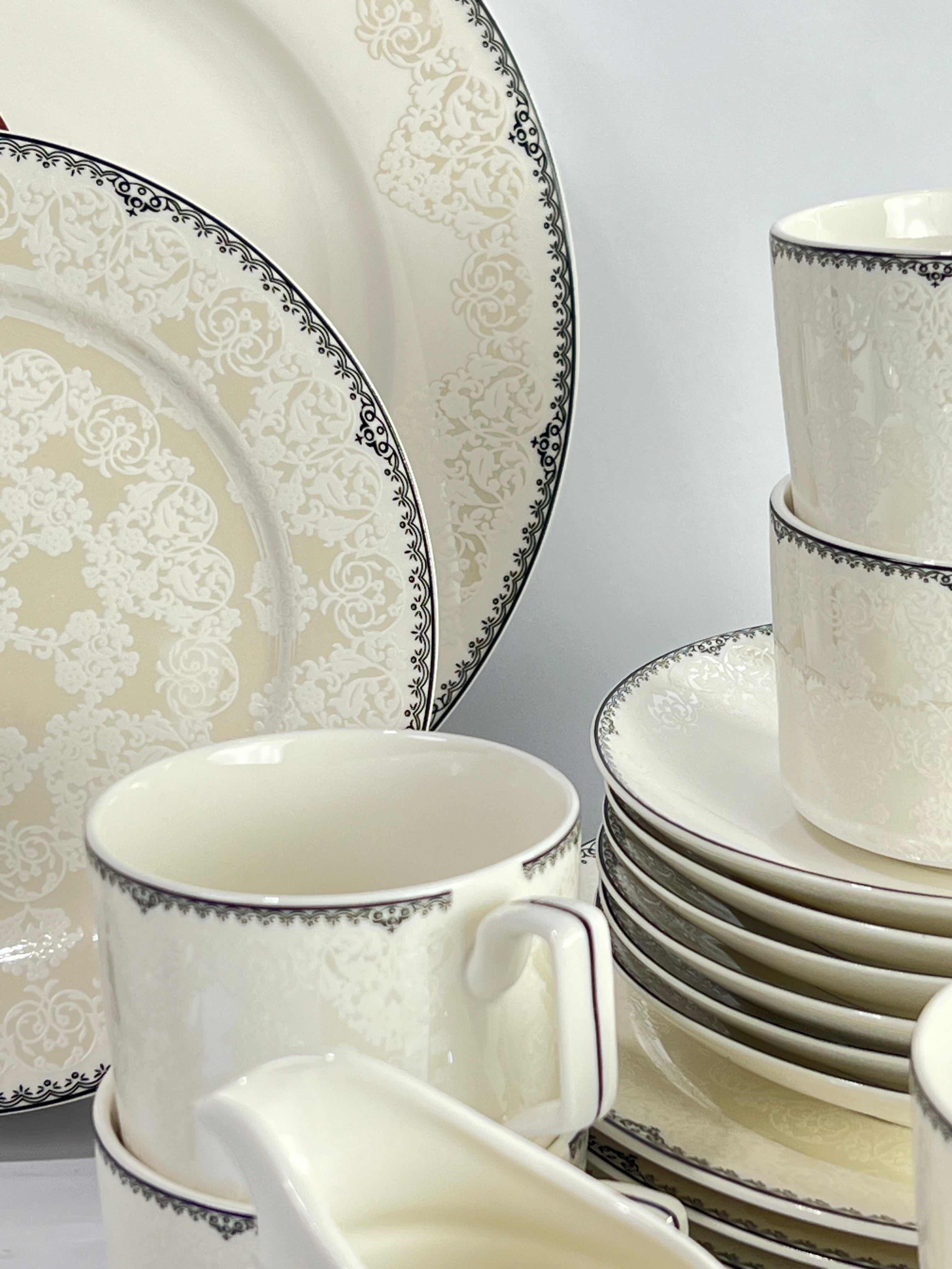 Vintage bloom tea set