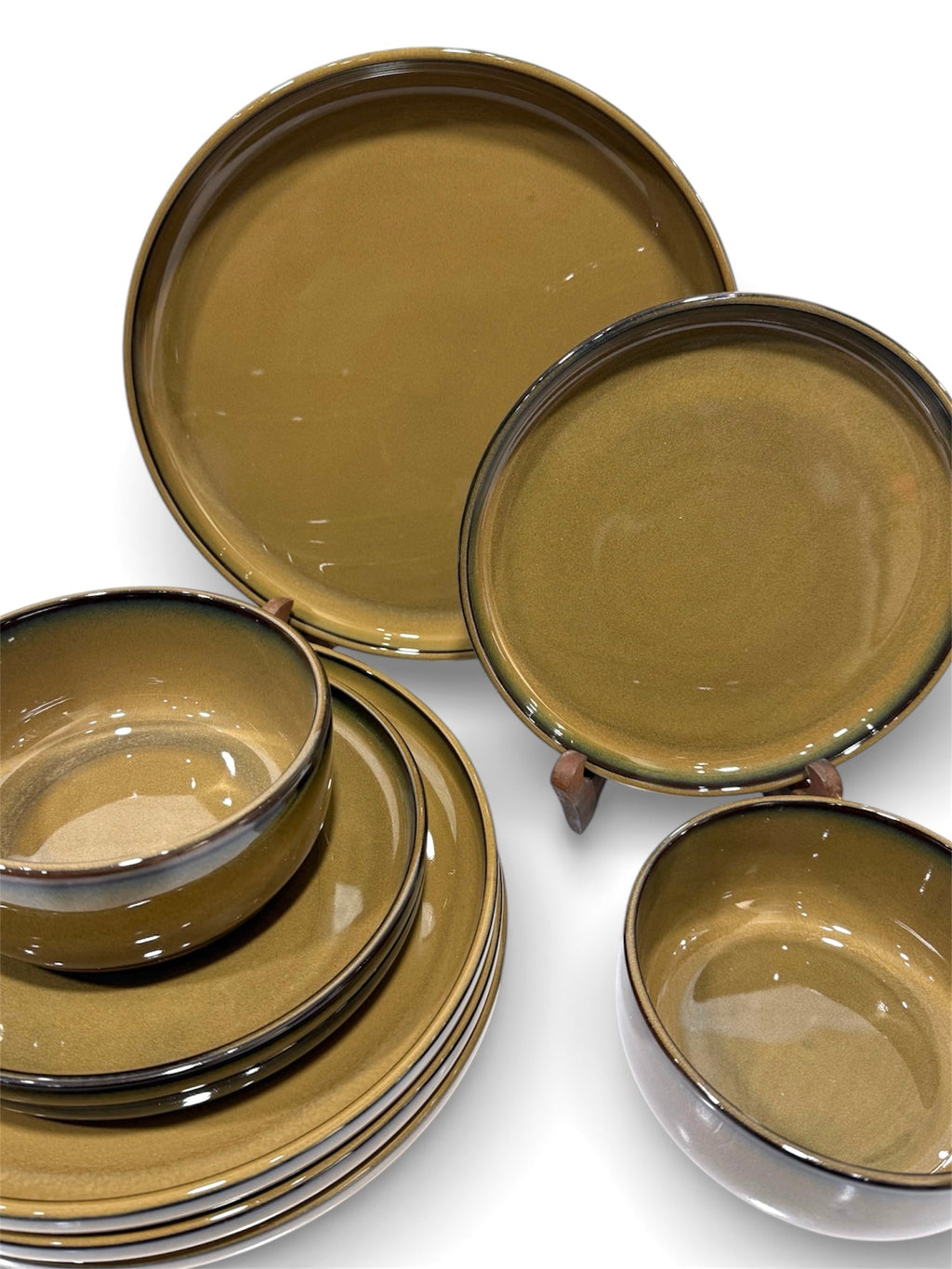 Olive Earth Plates